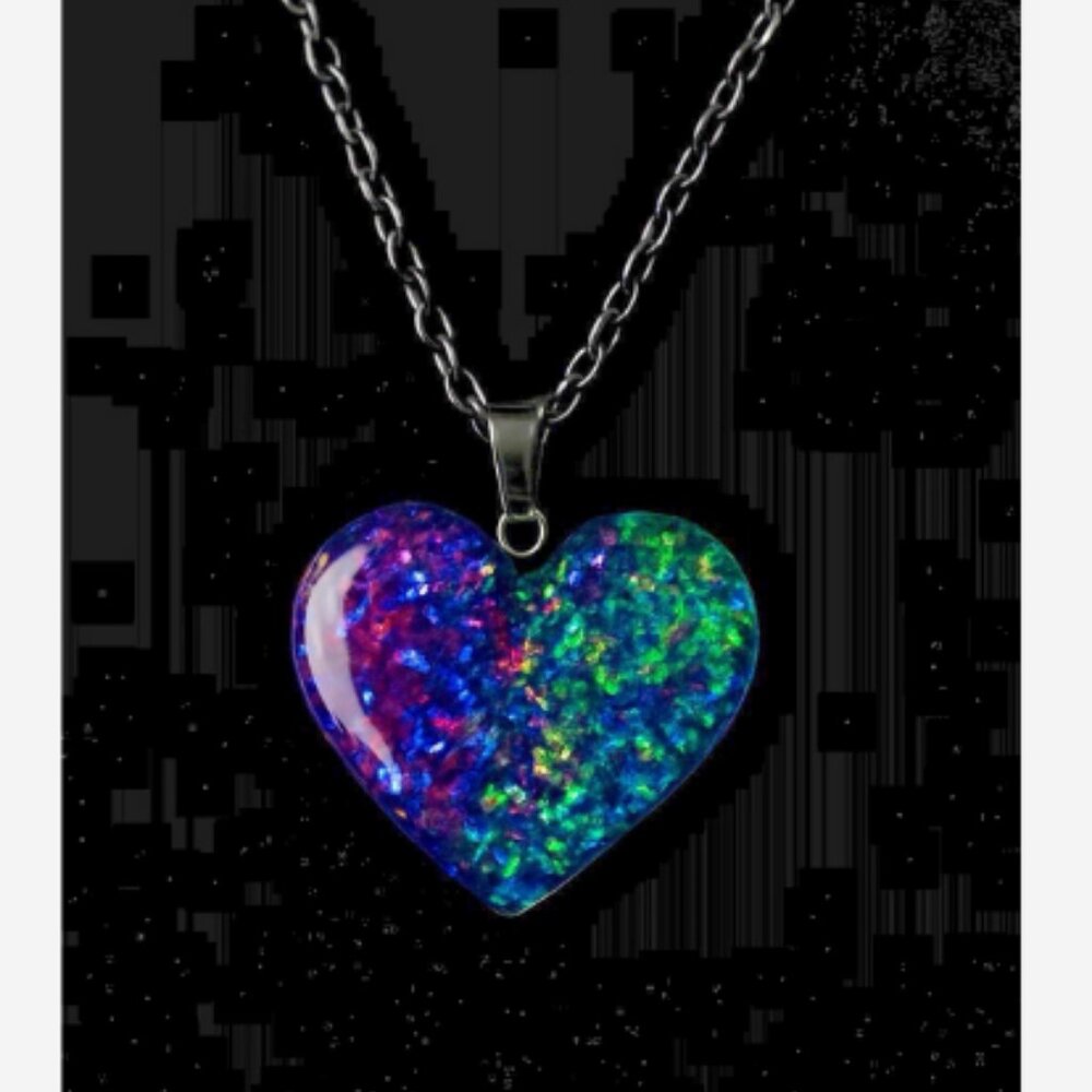 Made by Vickie Heart Necklace Resin Handmade Gunmetal 22" Figaro Lobster Clasp